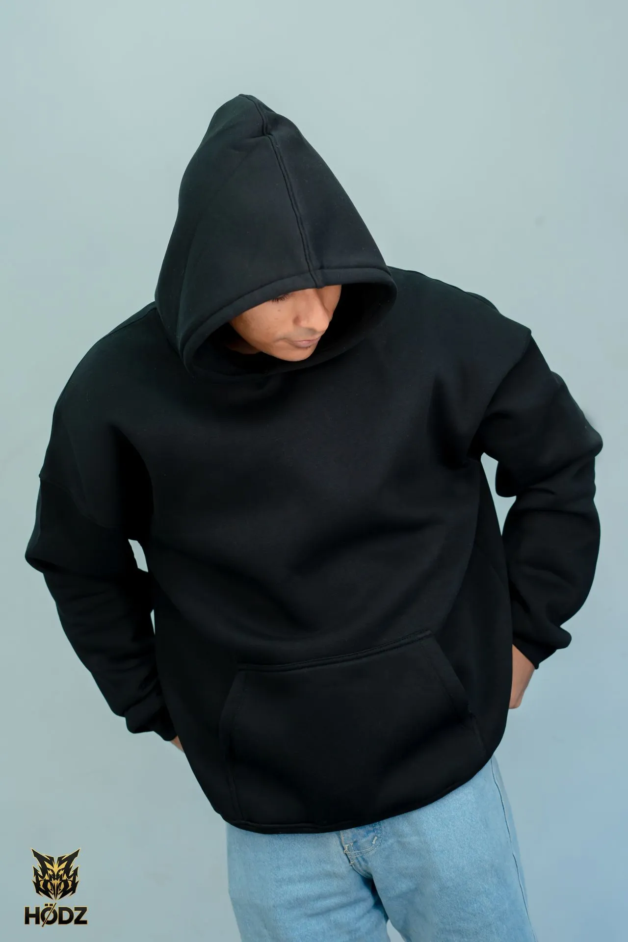 هودي أسود سادة أو طباعة